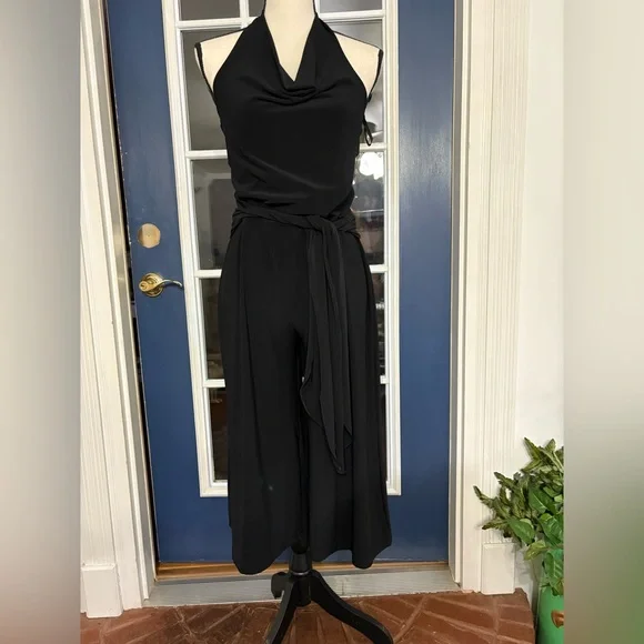 White House Black Market Black cropped Jumpsuit SIZE medium - Picture 6 of 7